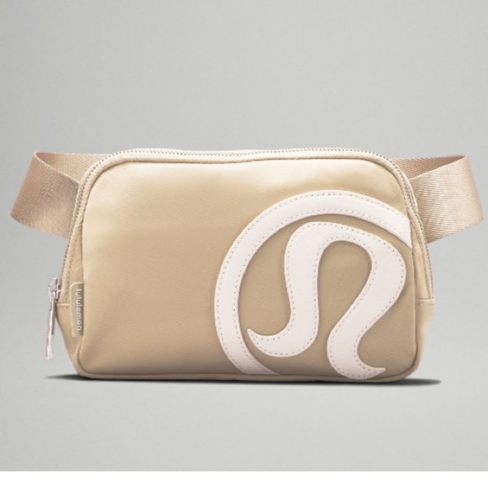 Lululemon belt bag